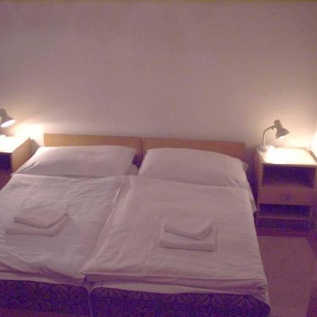 Bed and Breakfast Corvin Panzio Дьёр Экстерьер фото