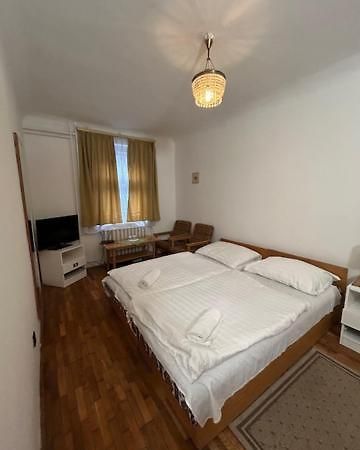 Bed and Breakfast Corvin Panzio Дьёр Экстерьер фото